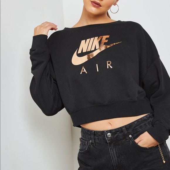 nike cropped sweatshirt